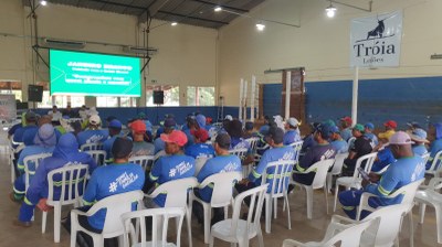 Palestra sobre os cuidados no campo